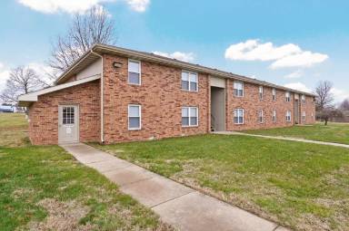 Main picture of 3000 N Kentwood Ave