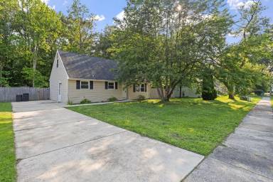 Main picture of 46 Gilbert Ave