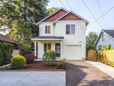Main picture of 4632 NE Alberta St
