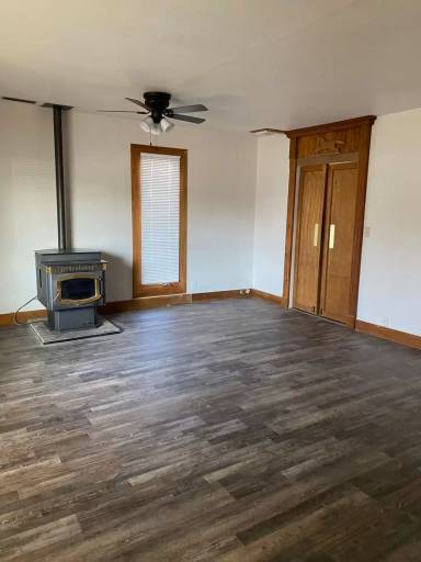 Main picture of 555 SW 1st St