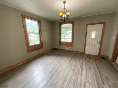 Main picture of 807 W Pershing St