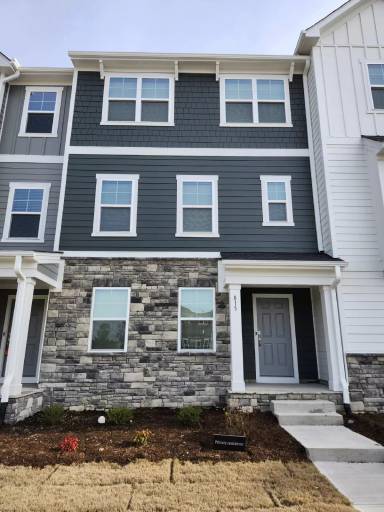 Main picture of 815 Basswood Glen Trl