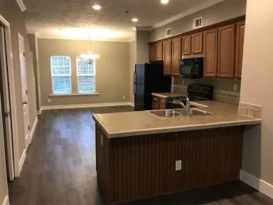 Main picture of 701 Plum Ln