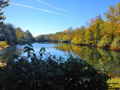 Main picture of 644 Lakeside Dr