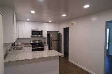 Main picture of 102 Oak Ln