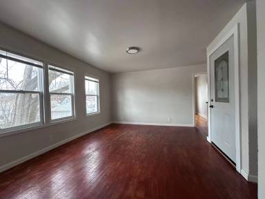 Main picture of 351 Cleveland St