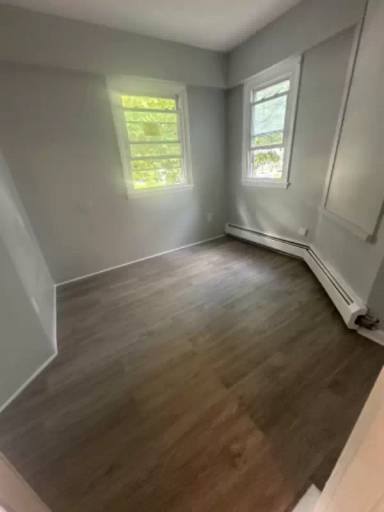 Main picture of 658 E 28th St