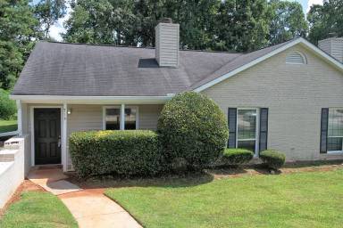 Main picture of 716 Greenvale Rd