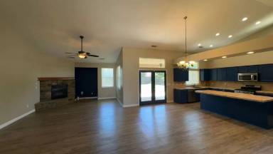 Main picture of 2337 W Wren Ave