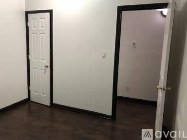 Main picture of 111 W Parmenter St