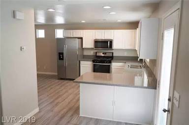 Main picture of 2222 Boxer St