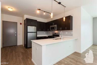 Main picture of Halsted Flats