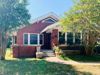 Main picture of 3800 Avenue F