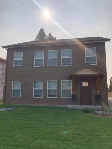 Main picture of 745 Cottonwood Ct