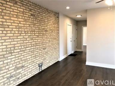 Main picture of 1432 W Farragut Ave