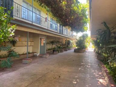 Main picture of 1518 E Artesia Blvd