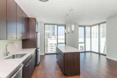 Main picture of 1 W Chestnut St Apartments