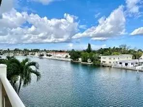 Main picture of Waterway Plaza