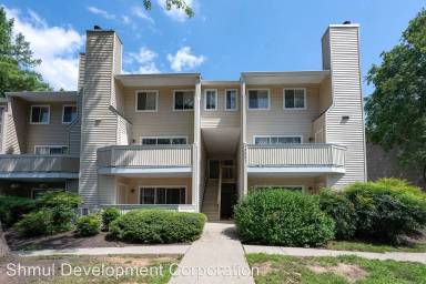 Main picture of Farmingdale Condominium