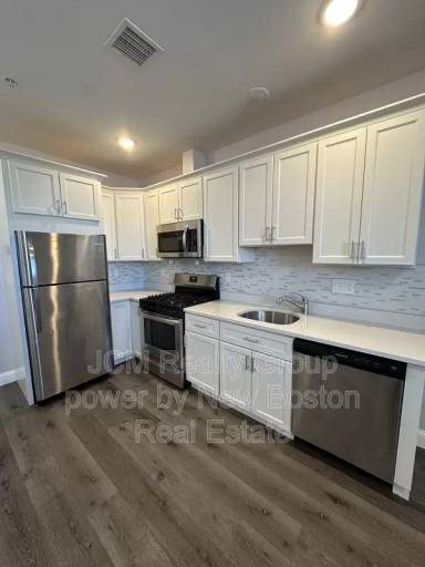 Main picture of 185-91 N Common St Apartments