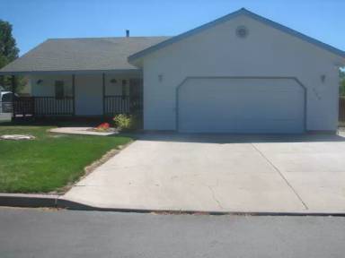 Main picture of 302 SE Idlewood St