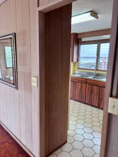 Main picture of 3463 Kaimuki Ave