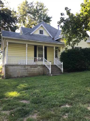 Main picture of 2005 Longview Rd