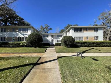 Main picture of 2761 Saint Johns Ave
