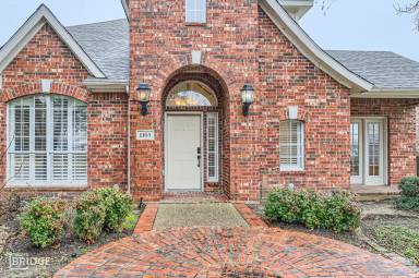 Main picture of 1105 Shores Blvd