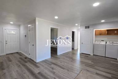 Main picture of 503 N 12th St
