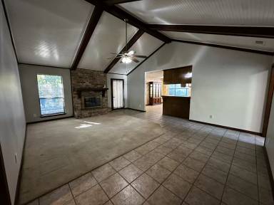 Main picture of 106 Lively Cir