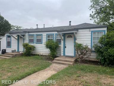 Main picture of 203 College Dr