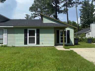 Main picture of 163 Village Cir