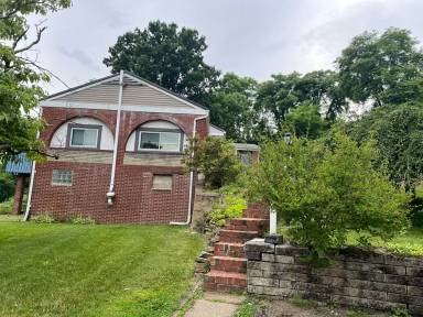 Main picture of 210 Linden Ave