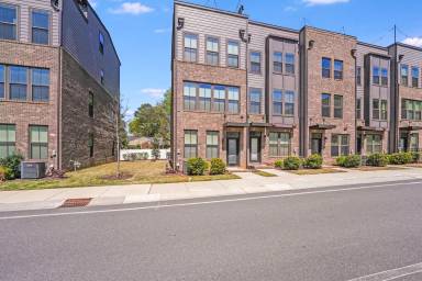 Main picture of 326 Music Hall Way