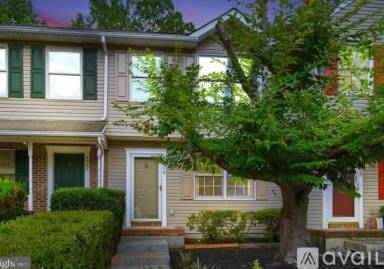 Main picture of 9806 Dominion Forest Cir
