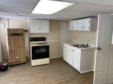 Main picture of 325 Waldo St