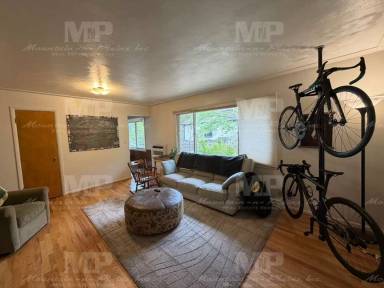 Main picture of 522 Smith St