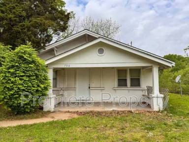 Main picture of 700 S Hawthorne Ave