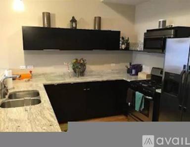 Main picture of 2157 N Damen