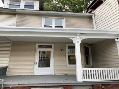 Main picture of 2101A Derry St