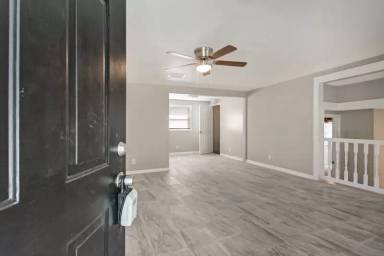 Main picture of 2833 Shady Oak Ln