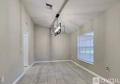 Main picture of 1054 Valentine St