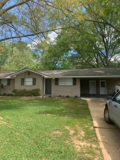 Main picture of 204 Brenmar St