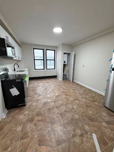 Main picture of 150 S Harrison St