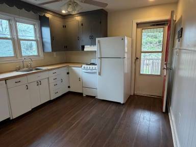 Main picture of 3839 Germantown Pike