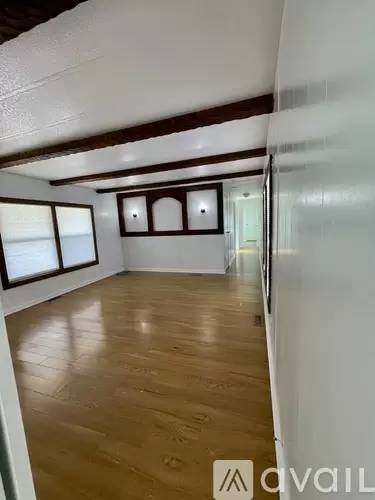 Main picture of 1551 N Calle Futura