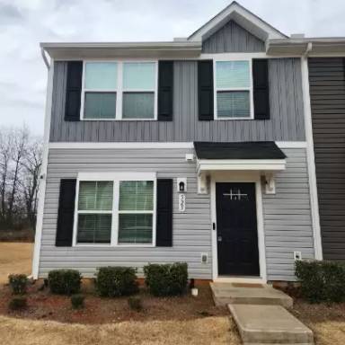 Main picture of 525 Hampton Townes Dr