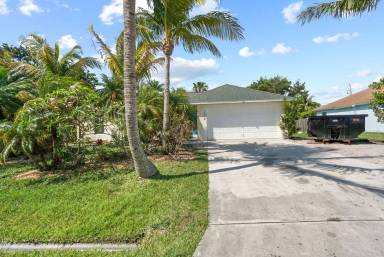 Main picture of 1574 SE Appamattox Ter