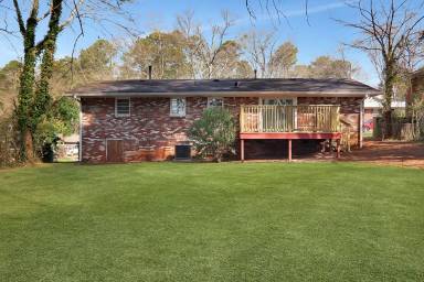 Main picture of 961 Shieldcrest Way